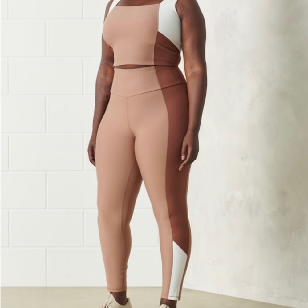 Brand: Abercrombie  YPB sculptLUX Curve Love 7/8-
Length Legging